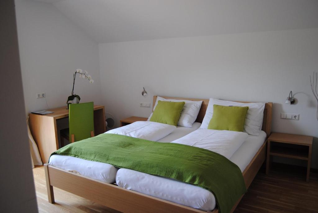 Weingut Schlafgut Genussgut Lorenz Guest House Kitzeck im Sausal Exterior foto