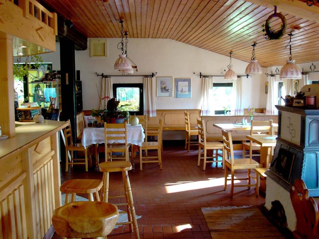 Weingut Schlafgut Genussgut Lorenz Guest House Kitzeck im Sausal Exterior foto